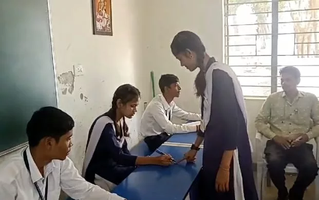 विद्यार्थियों को कराया गया मतदान प्रक्रिया से रूबरू | New India Times