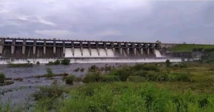 जनता के सपनों में अपने चुनावी रंग भरने के लिए नेताओं ने सरकारी तिजोरी से खर्च किए 300 करोड़ रुपए, 22 साल से ठप पड़ा है तापी मेगा रिचार्ज प्रोजेक्ट का काम | New India Times