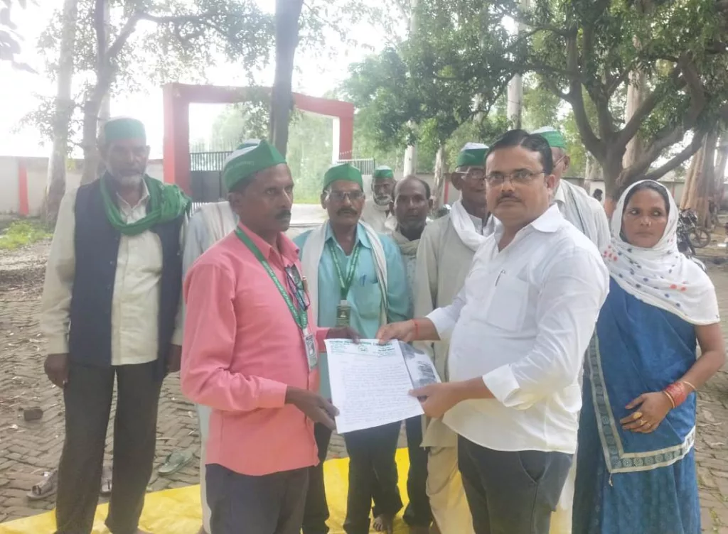 मासिक किसान पंचायत आयोजित कर सौंपा गया पांच सूत्रीय मांगपत्र | New India Times
