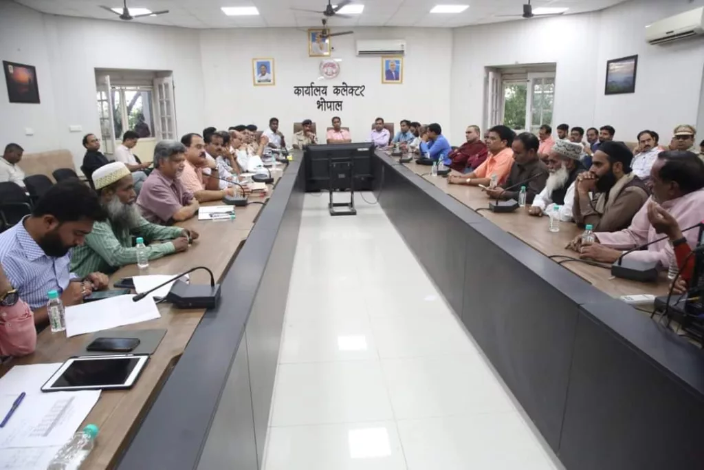 आगामी त्योहार को देखते हुए शांति समिति की बैठक संपन्न 2 आगामी त्योहार को देखते हुए शांति समिति की बैठक संपन्न | New India Times