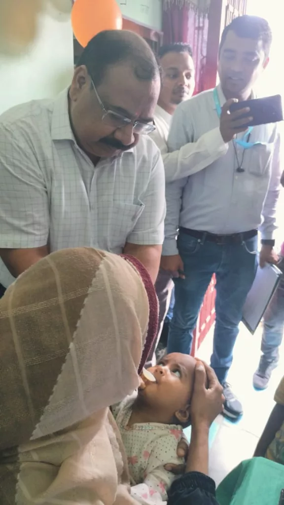 सघन मिशन इंद्रधनुष के द्वितीय चरण का हुआ आगाज, सीएमओ ने पिलाई विटामिन ए की खुराक 2 सघन मिशन इंद्रधनुष के द्वितीय चरण का हुआ आगाज, सीएमओ ने पिलाई विटामिन ए की खुराक | New India Times
