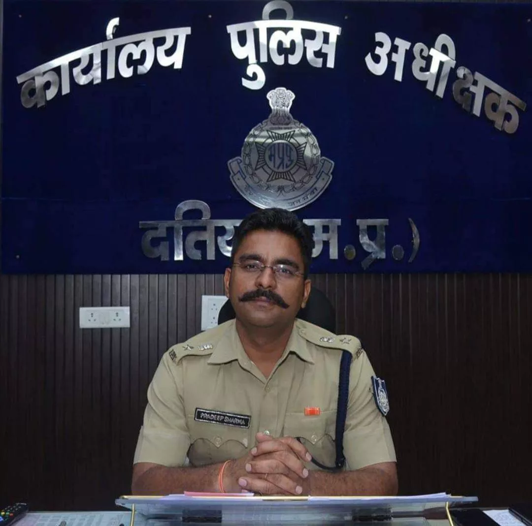 जिले में अवैध शराब माफियाओं के धरपकड़ अभियान के तहत दतिया पुलिस की कार्यवाही जारी | New India Times