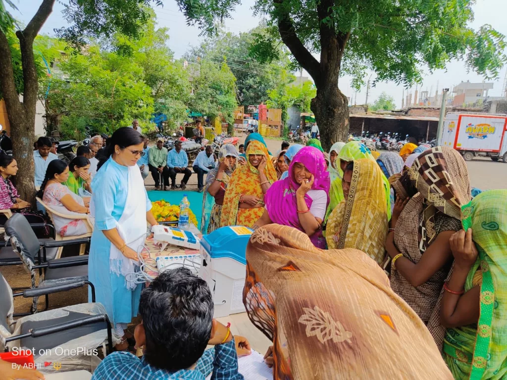 जागरूकता अभियान के अंतर्गत नवीन मतदाताओं एवं वरिष्ठ मतदाताओं का किया गया सम्मान | New India Times