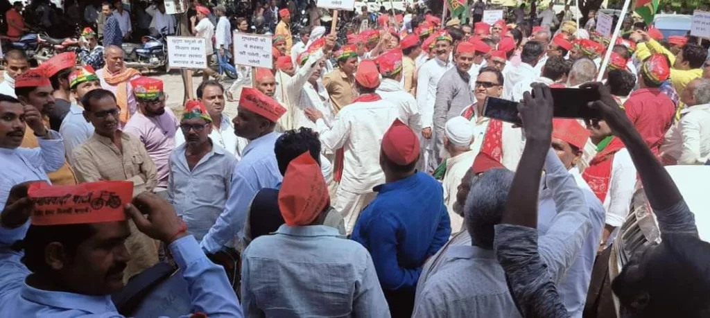 समाजवादी पार्टी के कार्यकर्ताओं ने जनहित की समस्याओं को लेकर सौंपा 10 सूत्रीय मांगपत्र | New India Times