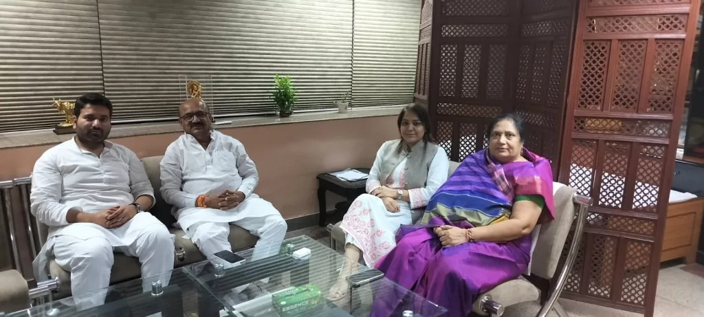 बुरहानपुर की मेयर माधुरी पटेल का दिल्ली की मेयर शैली ओबेराय ने किया आत्मीय स्वागत 2 बुरहानपुर की मेयर माधुरी पटेल का दिल्ली की मेयर शैली ओबेराय ने किया आत्मीय स्वागत | New India Times