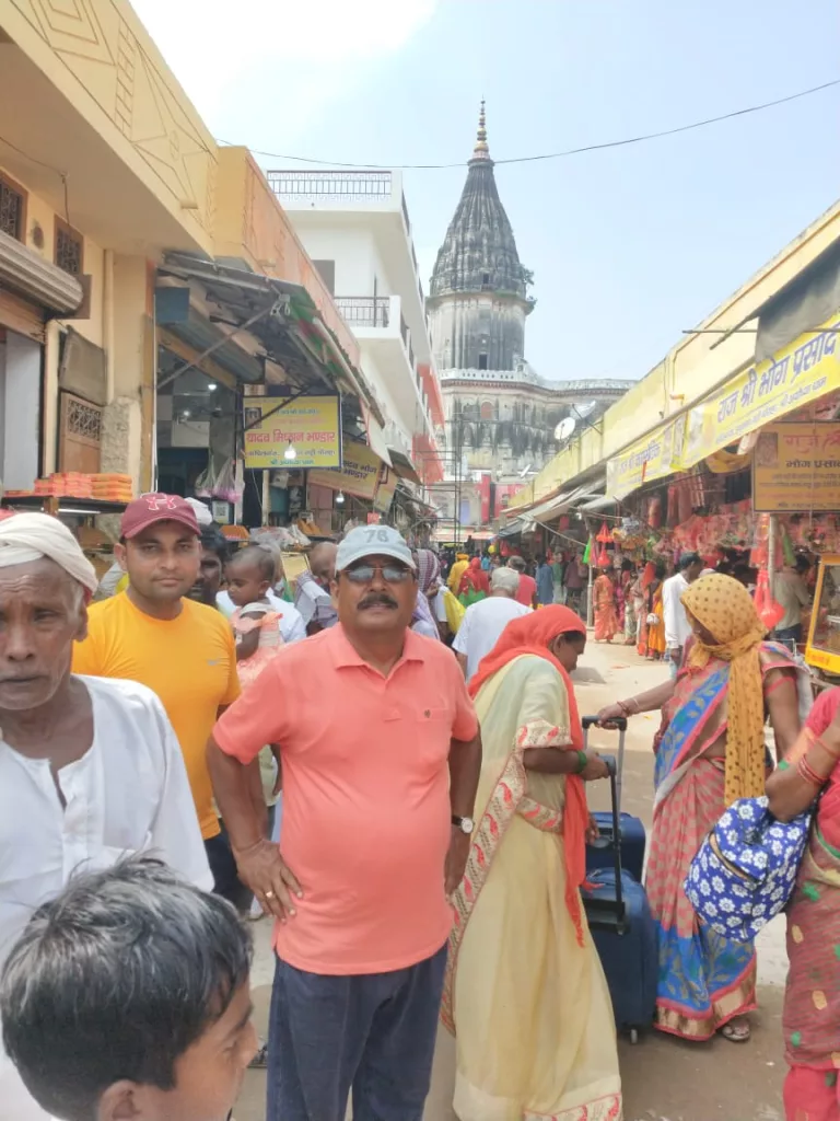 ग्राम प्रधान ने दर्शन पूजन हेतु तीर्थ यात्रियों के जत्थे को भेजा अयोध्या धाम | New India Times