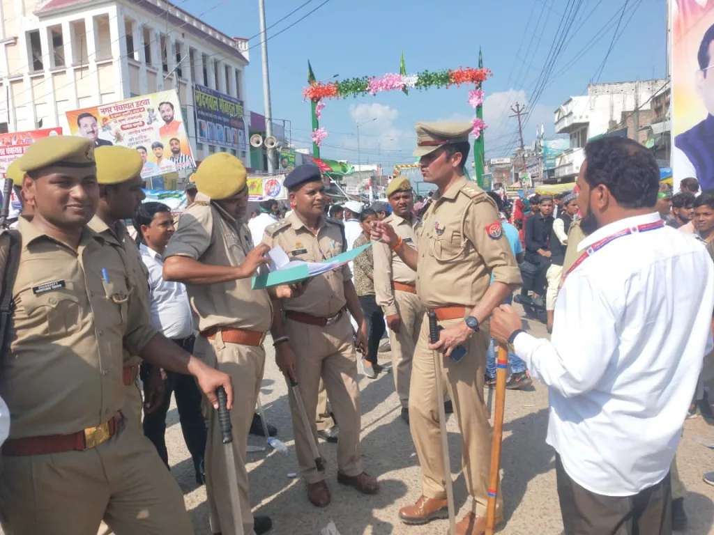 सिद्धार्थ नगर में बड़े ही धूमधाम से मनाया गया जश्न-ए-ईद मिलादुन्नबी का त्यौहार, सुरक्षा व्यवस्था में पुलिस रही मुश्तैद | New India Times