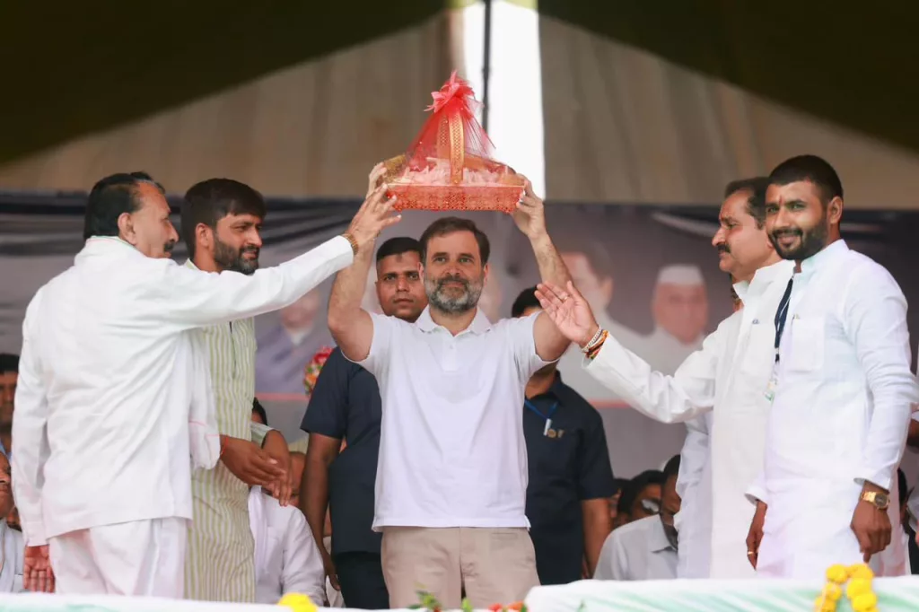 अभा कांग्रेस कमेटी के पूर्व अध्यक्ष श्री राहुल गांधी जी की कालापीपल विधानसभा में आयोजित जनसभा में कमलनाथ जी ने किया संबोधन 2 अभा कांग्रेस कमेटी के पूर्व अध्यक्ष श्री राहुल गांधी जी की कालापीपल विधानसभा में आयोजित जनसभा में कमलनाथ जी ने किया संबोधन | New India Times
