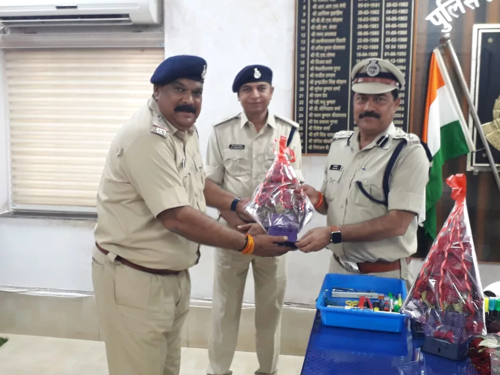 गुना जिले के नवागत पुलिस अधीक्षक श्री विजय कुमार खत्री द्वारा किया कार्यभार ग्रहण | New India Times