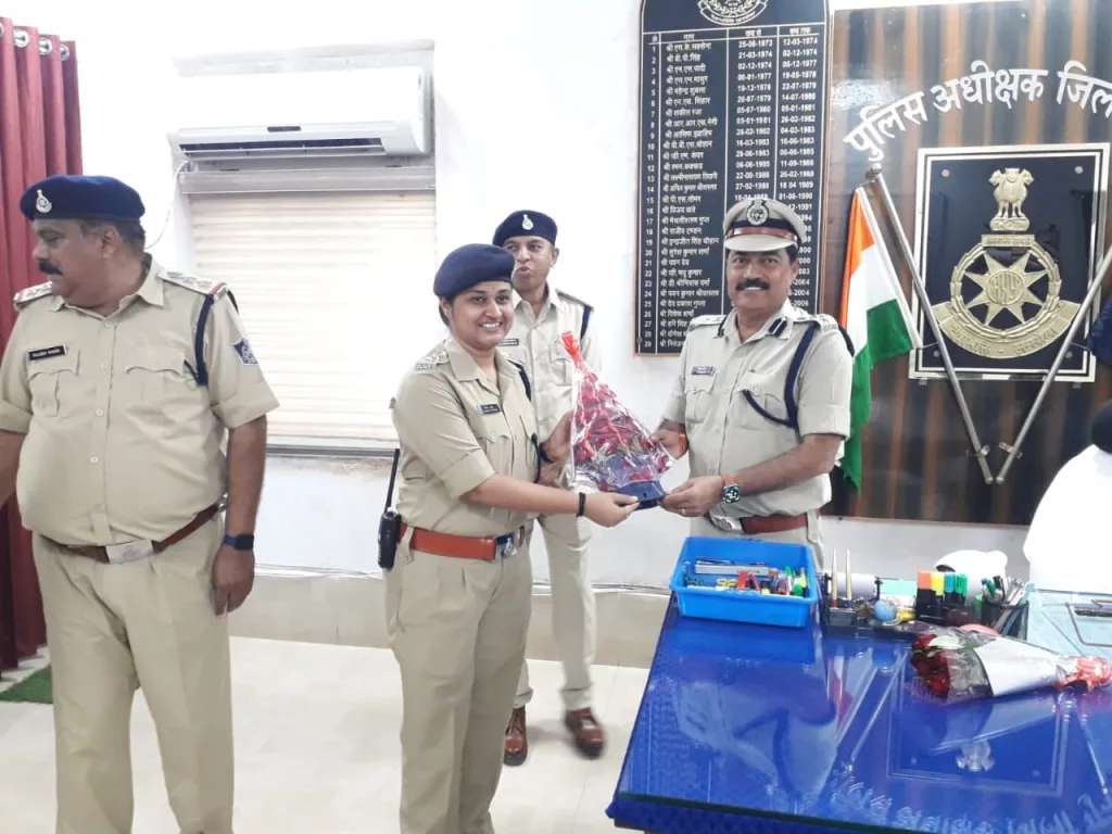 गुना जिले के नवागत पुलिस अधीक्षक श्री विजय कुमार खत्री द्वारा किया कार्यभार ग्रहण | New India Times