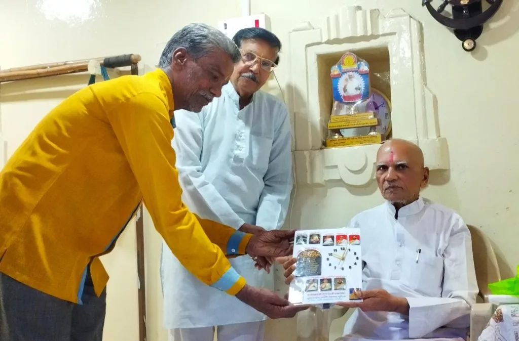 चातुर्मास के दौरान केशलोंच कराने वालों का बहुमान 2 चातुर्मास के दौरान केशलोंच कराने वालों का बहुमान | New India Times