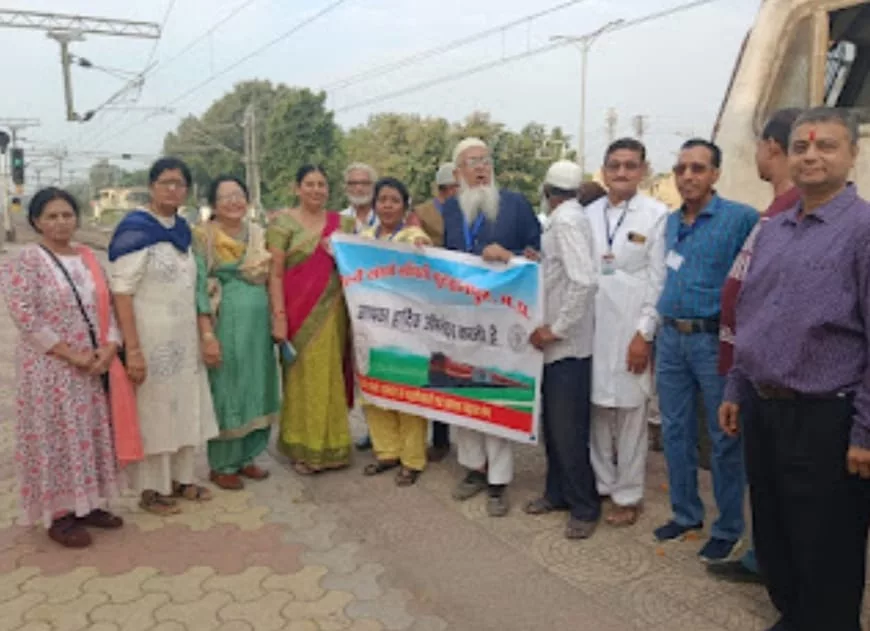 रेलवे संघर्ष समिति के सदस्यों ने ट्रेन नं.22968 का किया स्वागत | New India Times