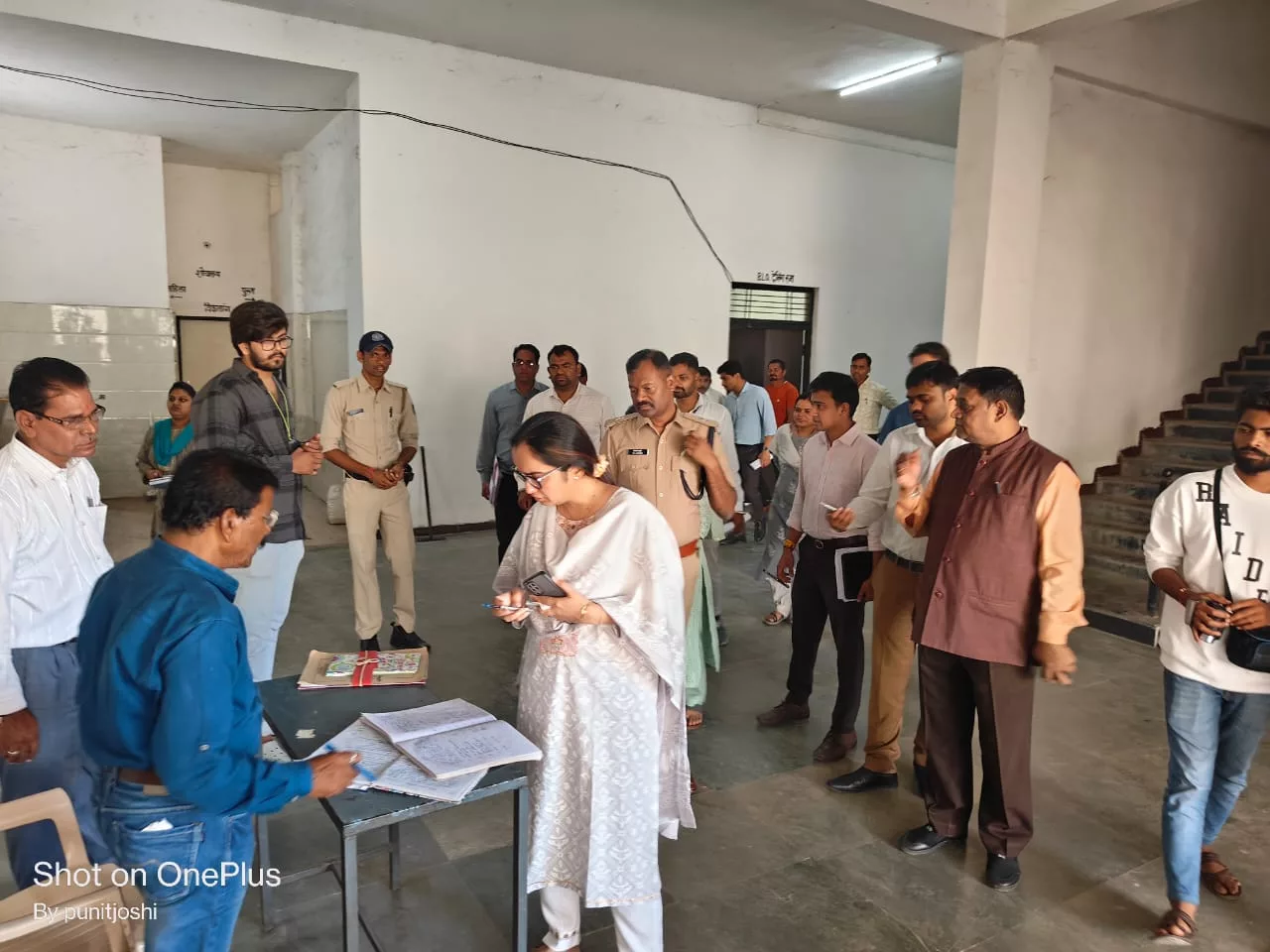 विधानसभा वार प्रथम रेंडमाइजेशन हेतु राजनैतिक दलों के प्रतिनिधियों के समक्ष खोला गया नवीन ईवीएम वेयरहाउस | New India Times