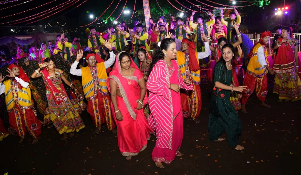 प्रसिद्ध धार्मिक धाम मेघनगर फुट तालाब में माँ भारती ग्रुप बडौदा द्वारा श्री गणेश नाटिका, बबल ग्रुप इंदौर द्वारा गणेश वंदना बड़ौदा द्वारा शिव तांडव नृत्य की आकर्षक दी गईं प्रस्तुतियाँ | New India Times