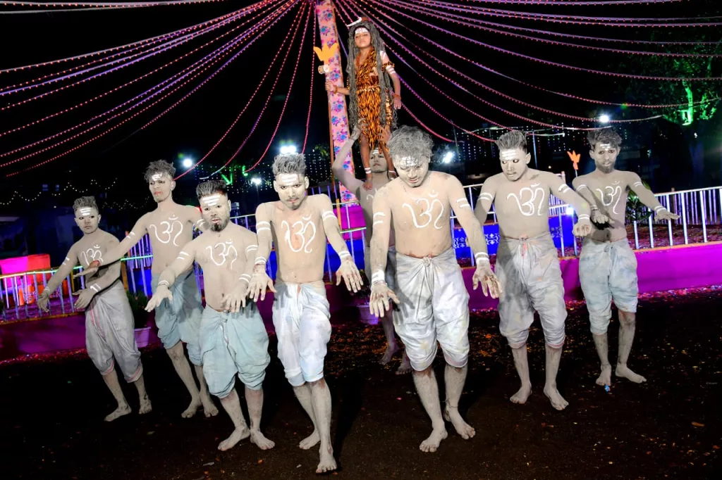 प्रसिद्ध धार्मिक धाम मेघनगर फुट तालाब में माँ भारती ग्रुप बडौदा द्वारा श्री गणेश नाटिका, बबल ग्रुप इंदौर द्वारा गणेश वंदना बड़ौदा द्वारा शिव तांडव नृत्य की आकर्षक दी गईं प्रस्तुतियाँ 2 प्रसिद्ध धार्मिक धाम मेघनगर फुट तालाब में माँ भारती ग्रुप बडौदा द्वारा श्री गणेश नाटिका, बबल ग्रुप इंदौर द्वारा गणेश वंदना बड़ौदा द्वारा शिव तांडव नृत्य की आकर्षक दी गईं प्रस्तुतियाँ | New India Times