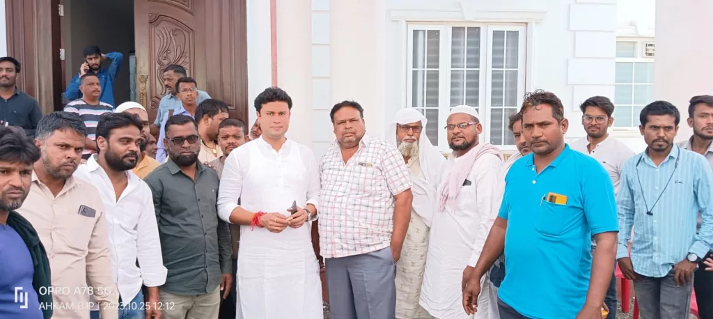 फल सब्ज़ी यूनियन ने युवा नेता हर्षवर्धन चौहान को दिया समर्थन 2 फल सब्ज़ी यूनियन ने युवा नेता हर्षवर्धन चौहान को दिया समर्थन | New India Times