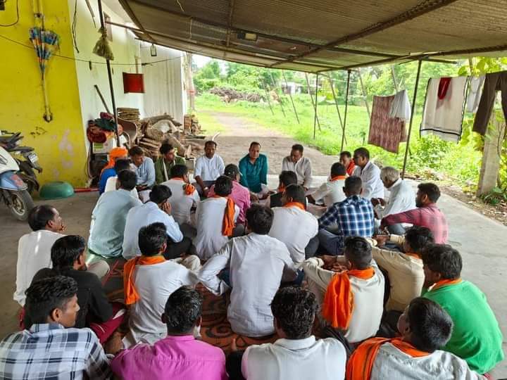 सहकारिता के पूर्व प्रदेश सदस्य वरिष्ठ पत्रकार संजय श्रीवास की अध्यक्षता में भाजपा कार्यकर्ता एवं पदाधिकारी की बैठक संपन्न | New India Times