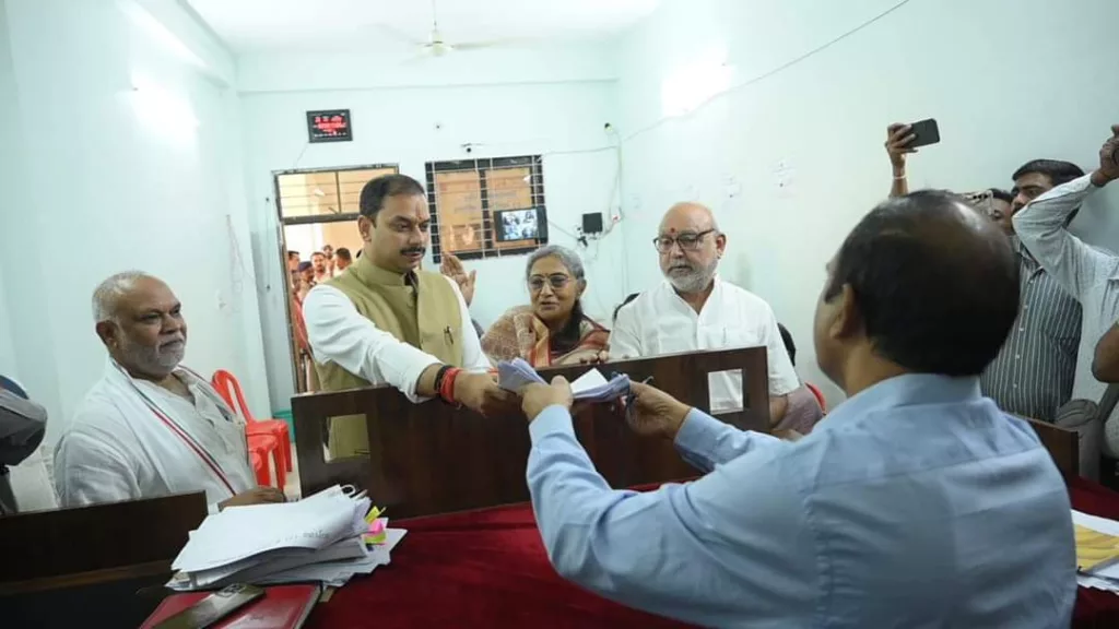 विधायक प्रवीण पाठक ने नामांकन फॉर्म भरकर किया चुनाव का शंखनाद 2 विधायक प्रवीण पाठक ने नामांकन फॉर्म भरकर किया चुनाव का शंखनाद | New India Times