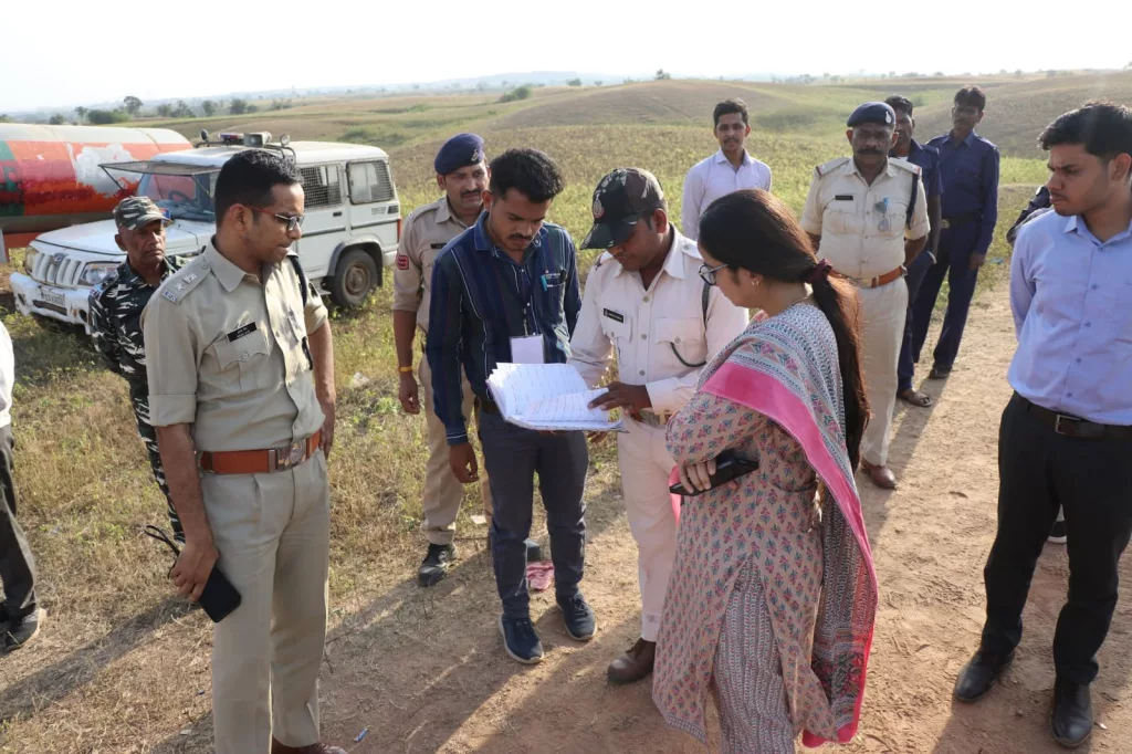 कलेक्टर एवं पुलिस अधीक्षक द्वारा गुजरात सीमा से लगी अंतर्राजिय चेक पोस्ट का किया निरीक्षण | New India Times