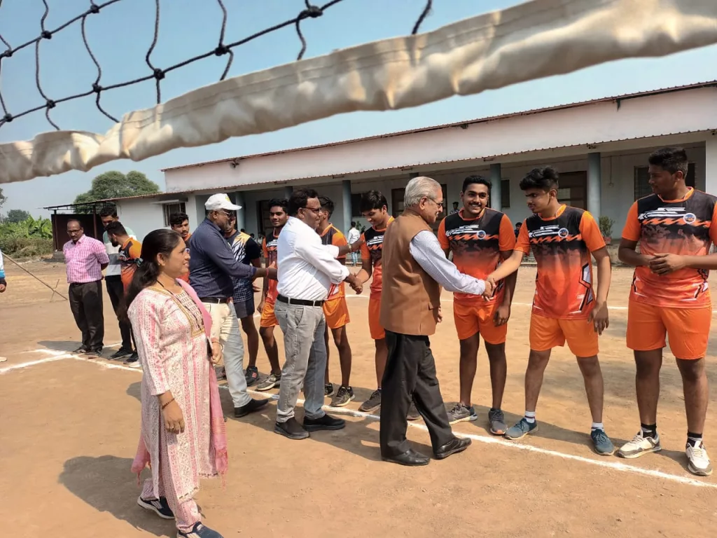 बुरहानपुर के डॉक्टर ज़ाकिर हुसैन कॉलेज में संपन्न हुए वॉलीबॉल मैच में सेवा सदन कॉलेज विजयी | New India Times