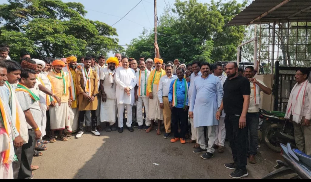 भाजपा छोड़ कांग्रेस में शामिल हुए ग्रामीणों का पुर्व केन्द्रीय मंत्री कांतिलाल भूरिया ने स्वागत कर पार्टी की दिलायी सदस्यता | New India Times