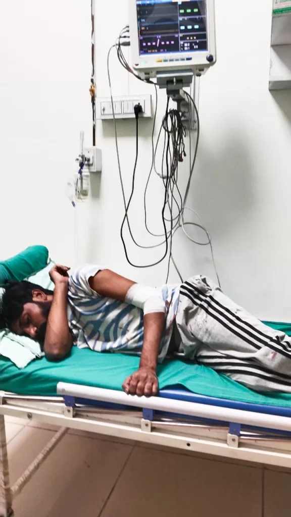 भीमसेना चीफ सतपाल तंवर पर जानलेवा हमला, हमले में घायल तंवर अस्पताल में भर्ती, हमलावरों ने तंवर की गाड़ी भी तोड़ी | New India Times