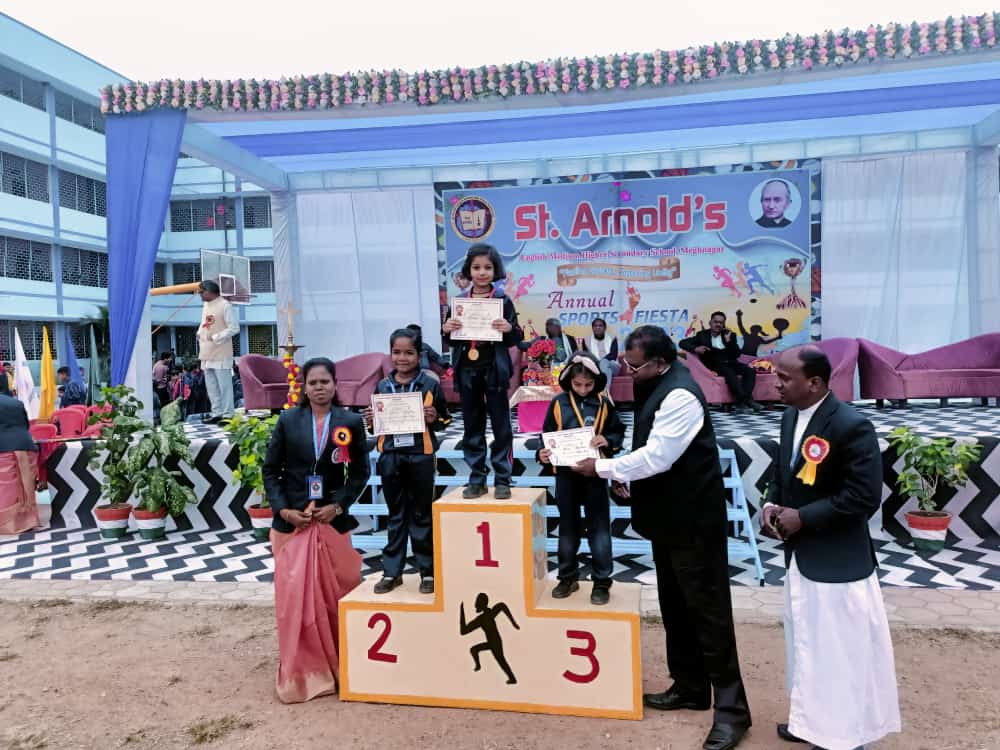 मेघनगर की मानी हुई सेंट अर्नोल्ड स्कूल में मनाया गया वार्षिक उत्सव, बच्चों ने दी रंगारंग प्रस्तुतियां | New India Times