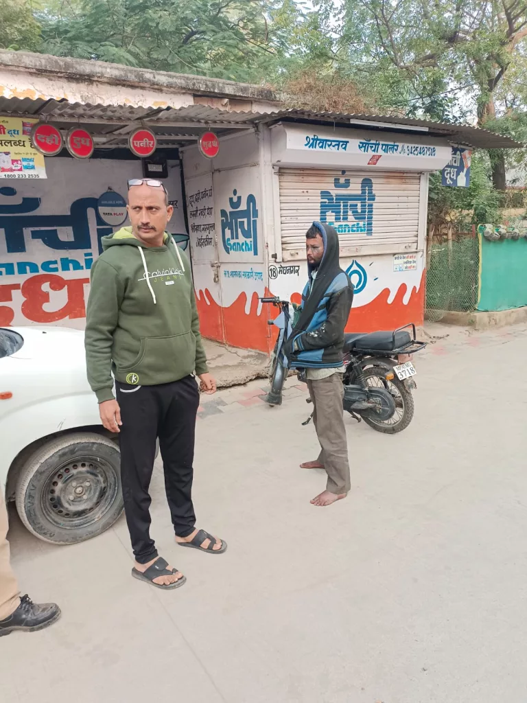 मेघनगर के सामाजिक कार्यकर्ता राजेंद्र श्रीवास्तव नीरज की हो रही है खूब प्रशंसा | New India Times