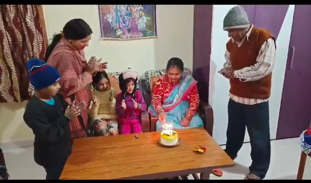 पत्रकार की मां का मनाया गया 70वां जन्मदिन | New India Times