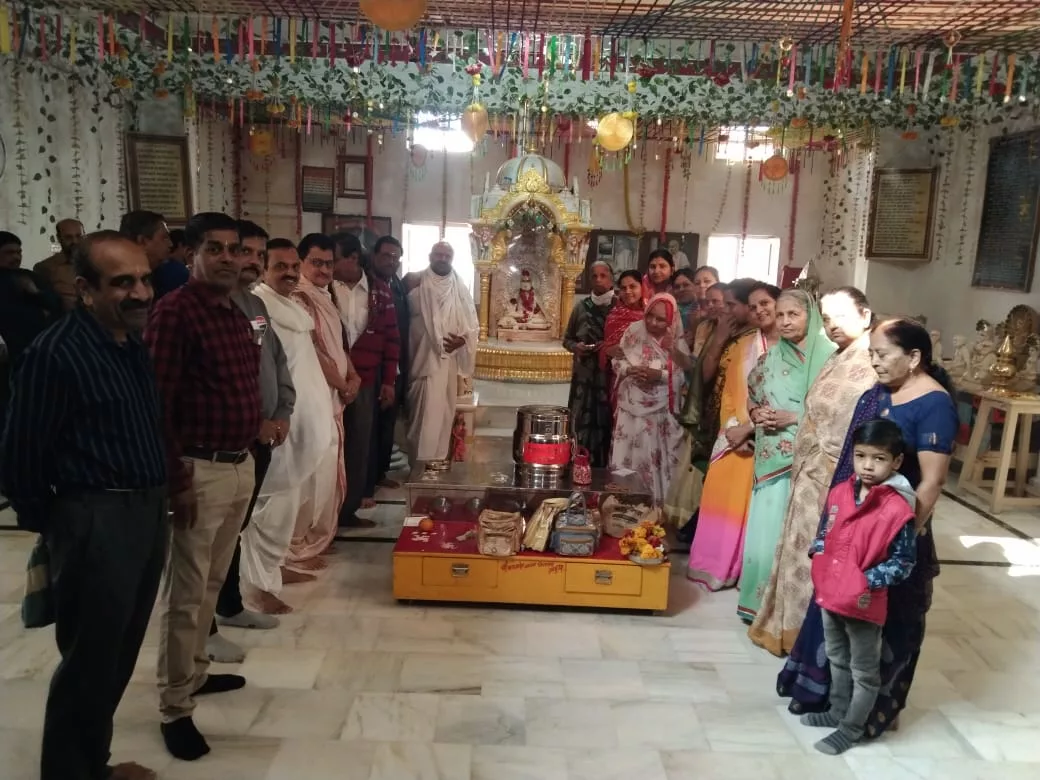 नवाकार सेवा संस्था ने साधु-साध्वी एवं भगवान की सेवा के लिए गुरु मंदिर में रखा दान पात्र | New India Times