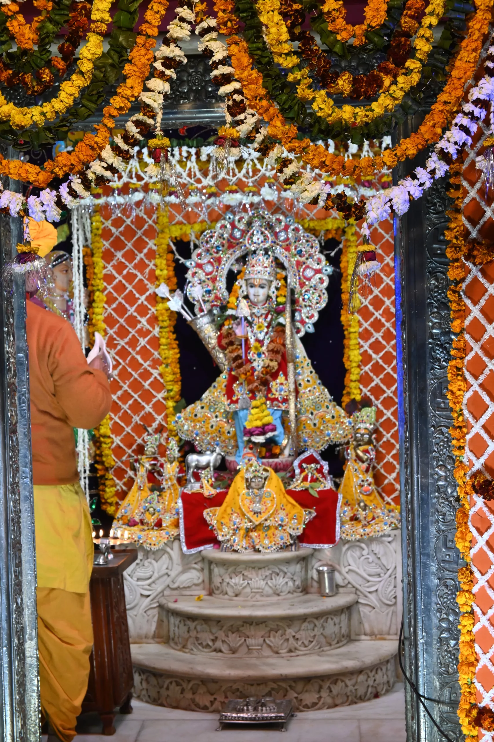 प्रभु श्री राम लला की हुई प्राण प्रतिष्ठा, रामभक्तों ने दी बधाइयां, दीपदान और आतिशबाजी कर मनाई दीपावली | New India Times