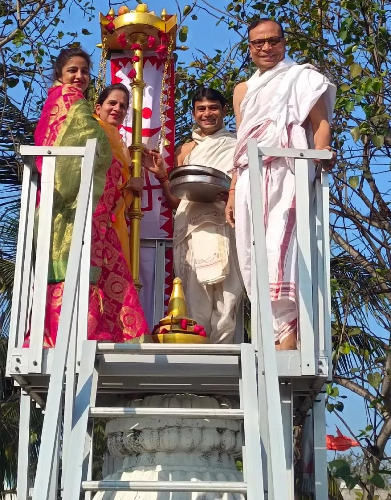 गणधर मंदिर एवं चौबीस तीर्थंकर शिखर पर ध्वजारोहण का किया गया आयोजन | New India Times