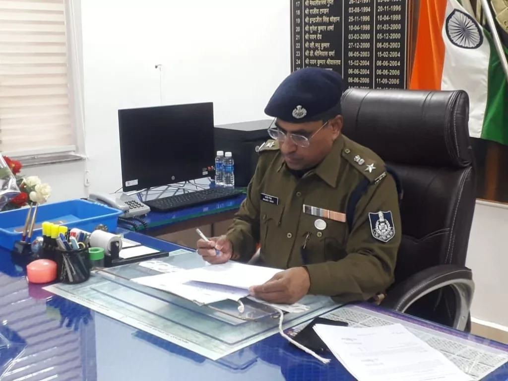 गुना जिले के नवागत पुलिस अधीक्षक श्री संजीव कुमार सिंंहा ने किया पदभार ग्रहण | New India Times