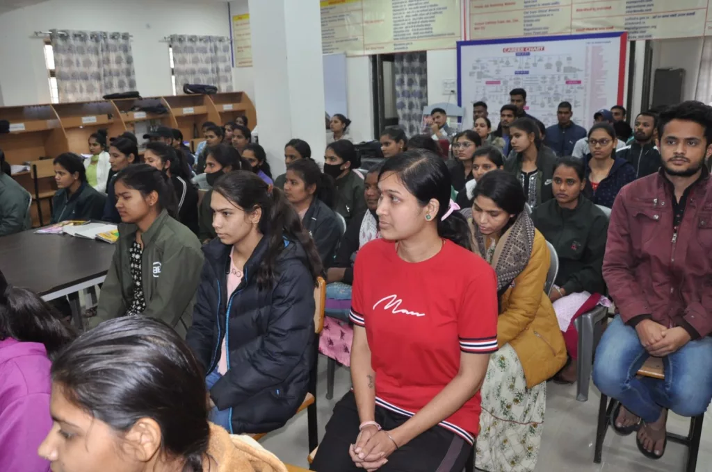 पुलिस परिवार के बच्चों हेतु पुलिस पब्लिक स्कूल दिशा अध्ययन केंद्र में कैरियर काउंसलिंग सेमिनार का किया गया आयोजन | New India Times