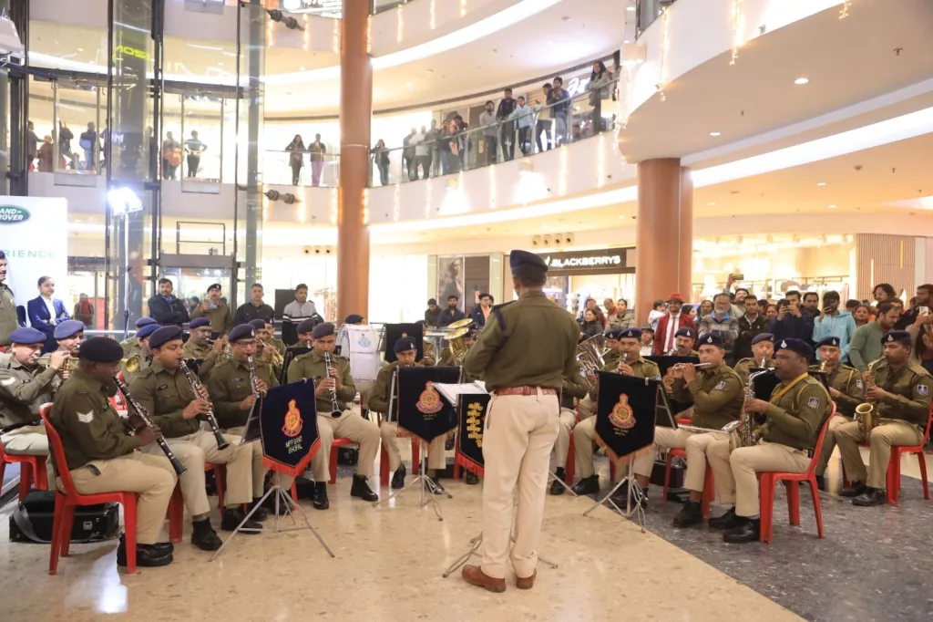 वर्दी का संगीत" कार्यक्रम में मध्य प्रदेश पुलिस के गौरवशाली बैंड दल ने दी संगीतमय प्रस्तुति | New India Times