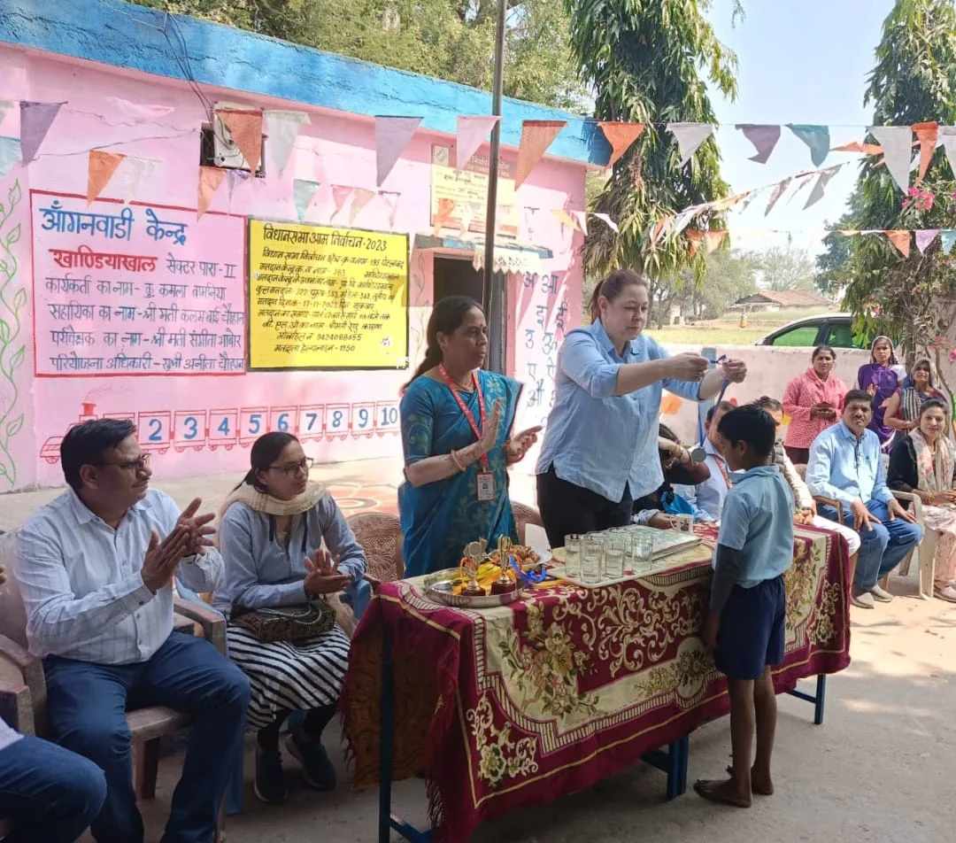 यूनिसेफ के प्रतिनिधियों ने जिले के खंडिया खाल और नवापाड़ा गांवों में स्थित प्राथमिक विद्यालयों का किया दौरा | New India Times