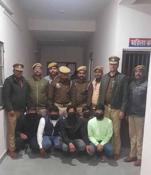 जनपद में आयोजित उत्तर प्रदेश आरक्षी नागरिक पुलिस सीधी भर्ती  परीक्षा-2023 में विभिन्न परीक्षा केन्द्रों पर 09 साल्वरों/अभ्यर्थियों को जनपदीय पुलिस द्वारा किया गया गिरफ्तार | New India Times