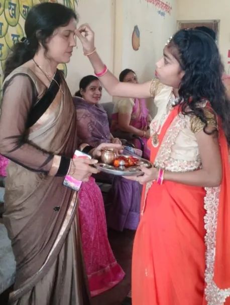 मेघनगर सरस्वती शिशु मंदिर में दीक्षांत समारोह हुआ संपन्न, अतिथियों का विद्यालय के बच्चों ने तिलक लगाकर एवं श्रीफल भेंट कर किया स्वागत | New India Times