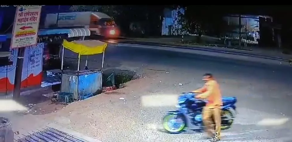 सीसीटीवी फुटेज़ की मदद से कोतवाली पुलिस को 24 घंटे के अंदर बाइक चोर को पकड़ने में मिली सफलता | New India Times