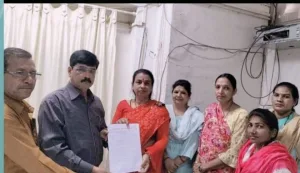 पर्यवेक्षकों द्वारा आयुक्त महिला बाल विकास विभाग भोपाल के नाम श्री सुभाष जैन जिला कार्यक्रम अधिकारी धार को ज्ञापन भेंट कर की गई वेतन भुगतान की मांग | New India Times