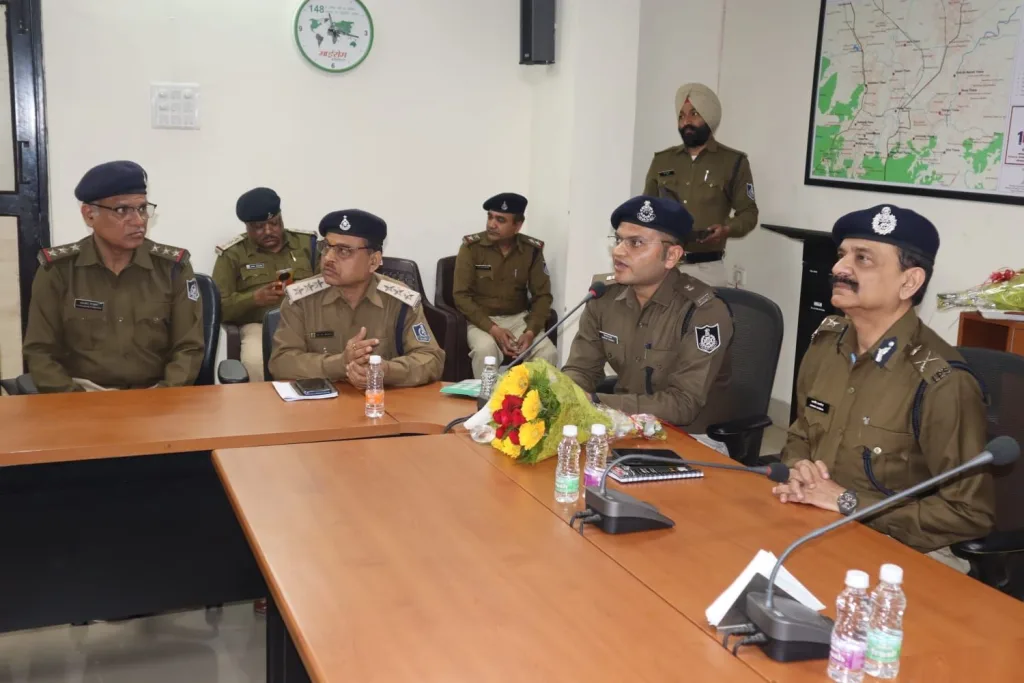 डॉयल 100 के प्रभावी संचालन हेतु ग्वालियर-चम्बल जोन के पुलिस अधिकारियों के लिये एक दिवसीय प्रशिक्षण कार्यशाला का किया गया आयोजन | New India Times