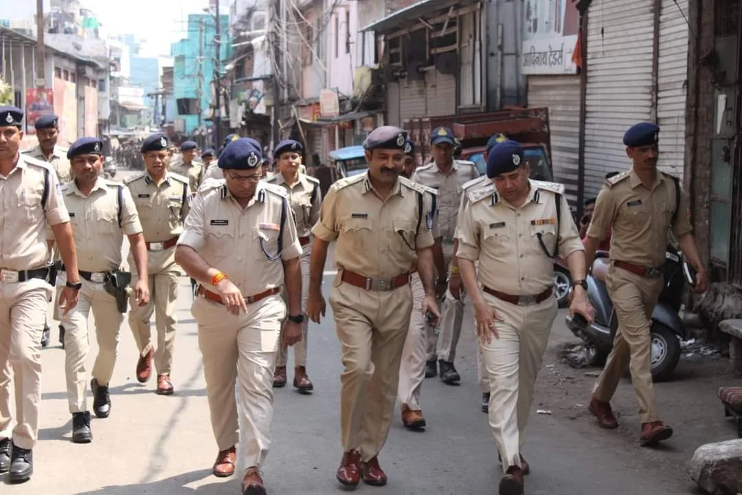 शांतिपूर्ण एवं निष्पक्ष लोकसभा चुनाव करवाने के लिए भोपाल पुलिस ने निकाला फ्लैग मार्च | New India Times