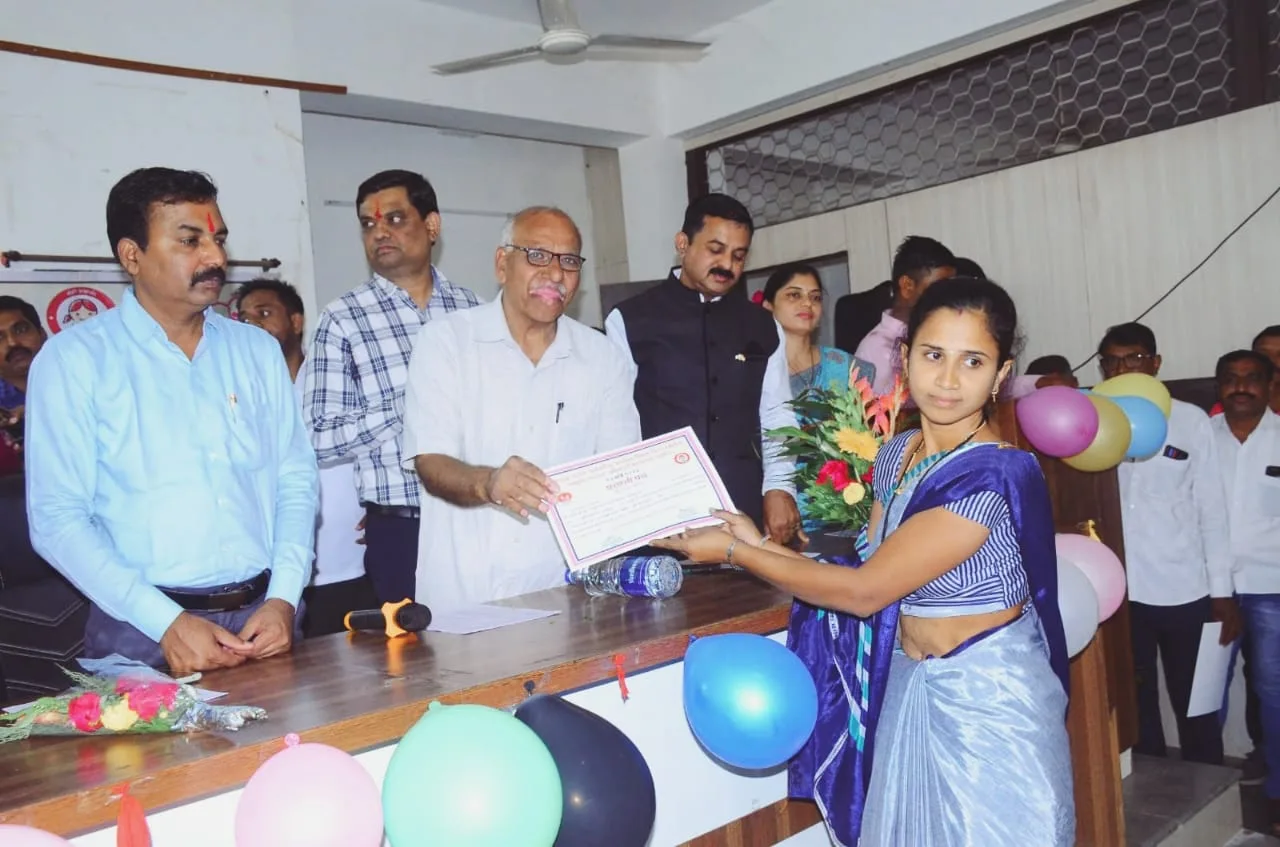 आशा दिवस पर आयोजित समारोह में पत्रकार मोहन सारस्वत ने किया दीदीयों का सम्मान | New India Times