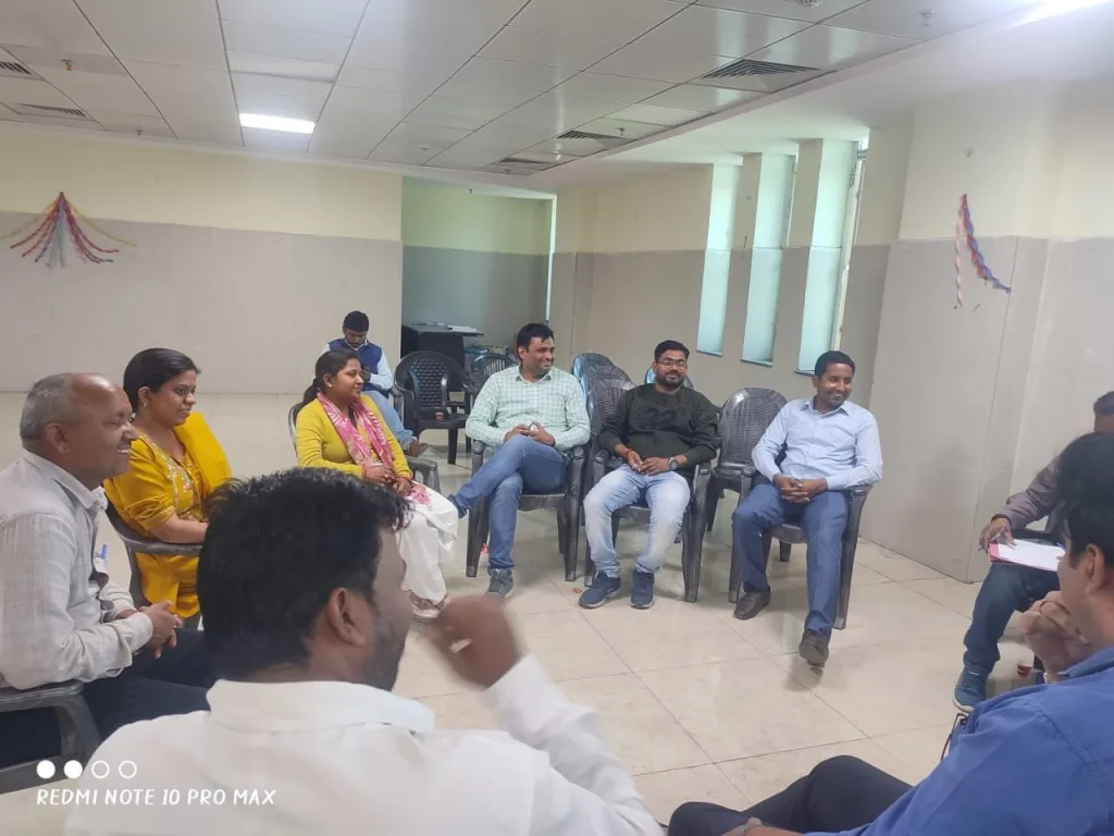 जिला पुरुष चिकित्सालय में तैनात संविदा कर्मचारियों की हुई बैठक | New India Times