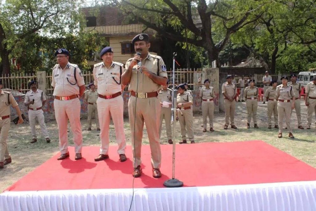 शांतिपूर्ण एवं निष्पक्ष लोकसभा चुनाव करवाने के लिए भोपाल पुलिस ने निकाला फ्लैग मार्च | New India Times