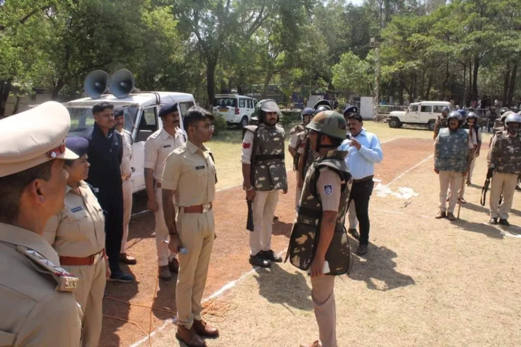 लोकसभा चुनाव के दौरान शांति, सुरक्षा एवं कानून व्यवस्था के मद्देनज़र पुलिस लाइन में हुआ बलवा मॉक ड्रिल का आयोजन | New India Times
