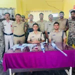 आचार सहिंता को लेकर जिले में उनाव  पुलिस ने हथियार तस्करों पर की बड़ी कार्यवाही