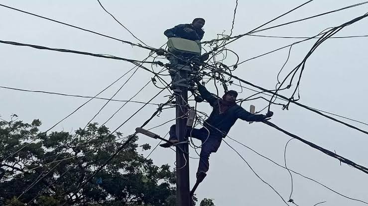 मेंटेनेंस के नाम पर हर रोज़ चार से पांच घंटे बिजली कटौती | New India Times
