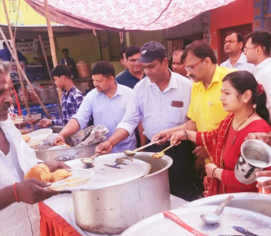 सारथी की रसोई ने बड़ौत में कराया मात्र 5 रूपये में भरपेट भोजन | New India Times