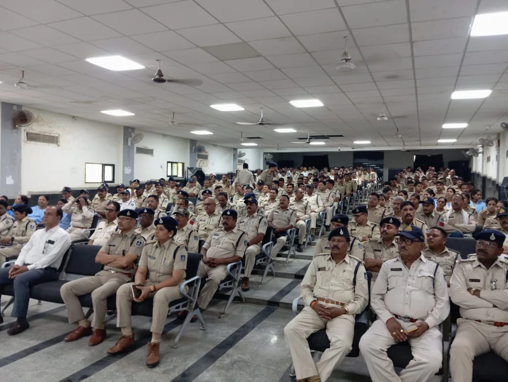 लोकसभा निर्वाचन 2024 हेतु 322 पुलिस अधिकारियों व कर्मचारियों को दिया गया चुनावी प्रशिक्षण | New India Times